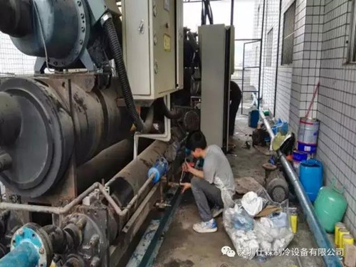 維修冷水機